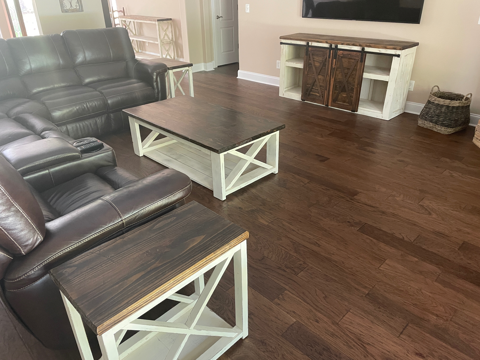 Example of a custom piece visualized in a room with RoomCanvas